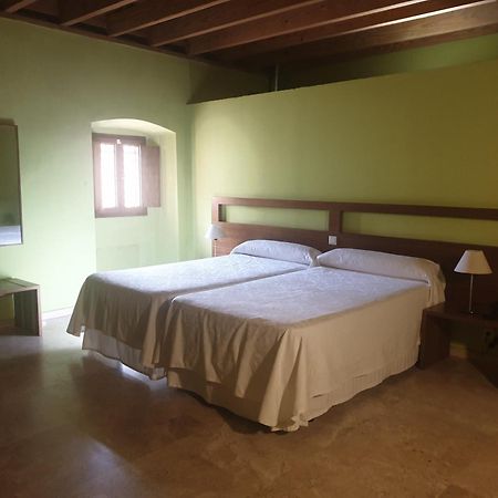 Hotel 4 Estrellas Conventual De Alcantara Exterior photo