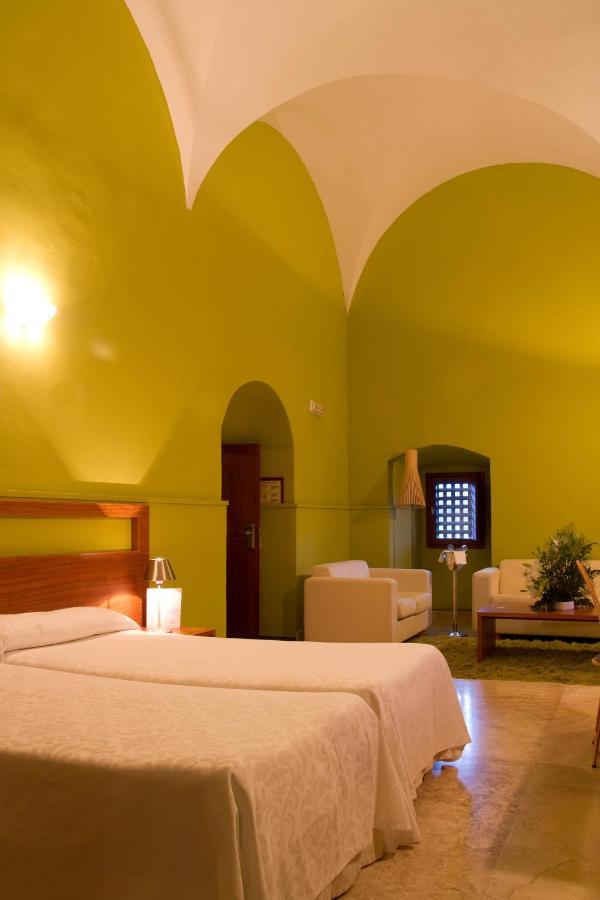 Hotel 4 Estrellas Conventual De Alcantara Exterior photo