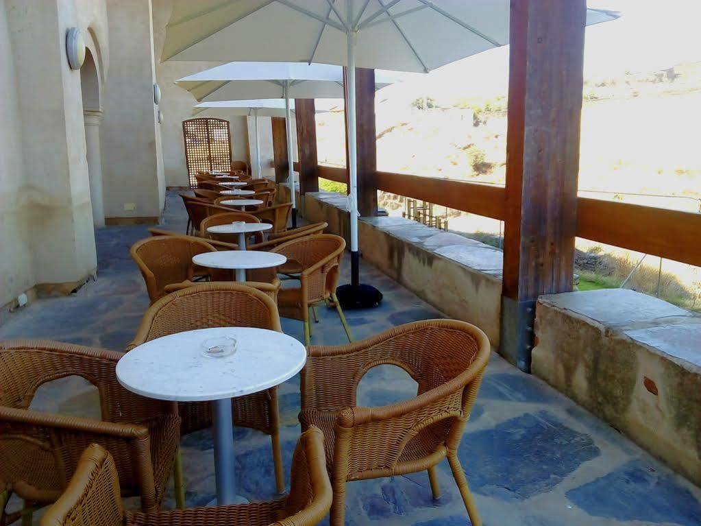 Hotel 4 Estrellas Conventual De Alcantara Exterior photo